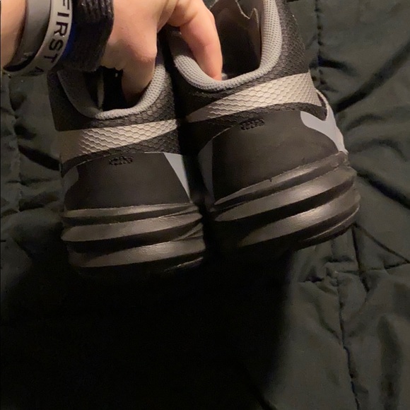 Nike basketball shoes - Picture 4 of 4